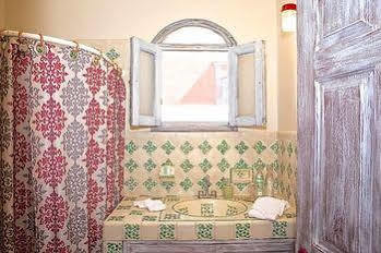 Hotel Haiku Unico 3*